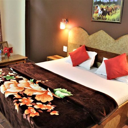 Hotel Ocean Inn Manāli Zewnętrze zdjęcie